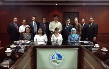 Philippine Environment Secretary signs CTI-CFF Secretariat Agreement